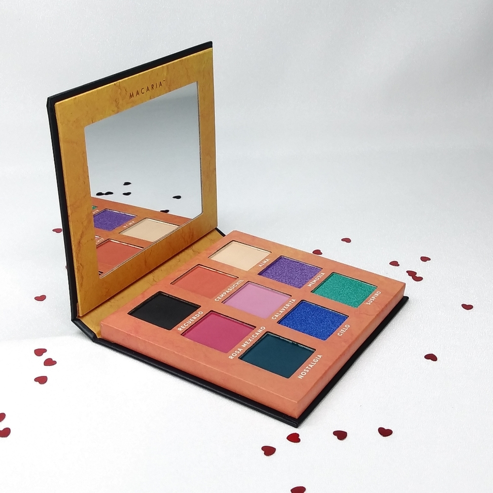 Eyeshadow palette Macaria Beauty papel picado